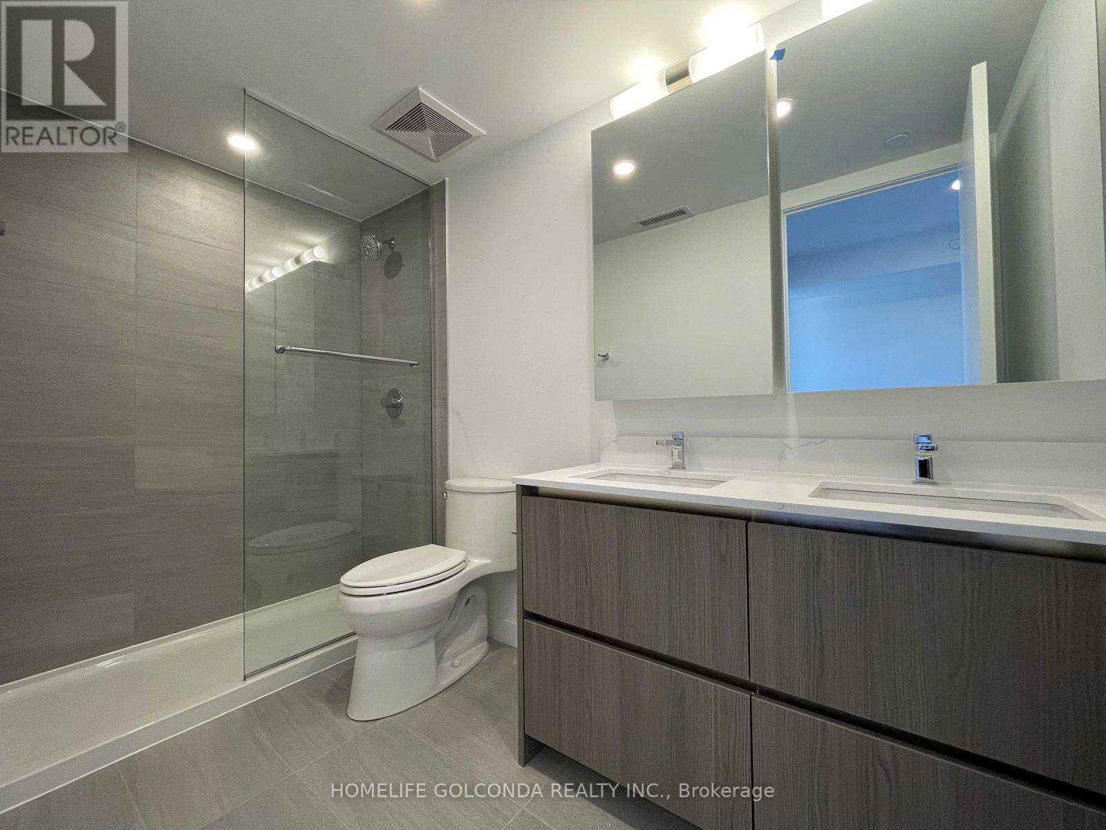 210 - 8188 Yonge Street, Vaughan, Ontario  L4J 1W5 - Photo 3 - N12632762