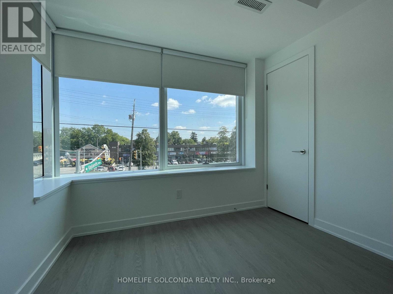 210 - 8188 Yonge Street, Vaughan, Ontario  L4J 1W5 - Photo 9 - N12632762