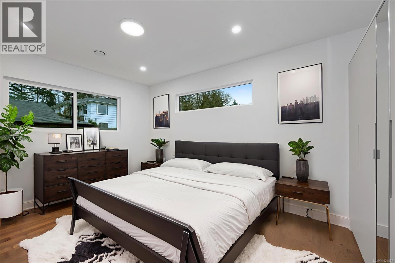 1041 Hulford St, Saanich, British Columbia  V8X 3B5 - Photo 6 - 1021488