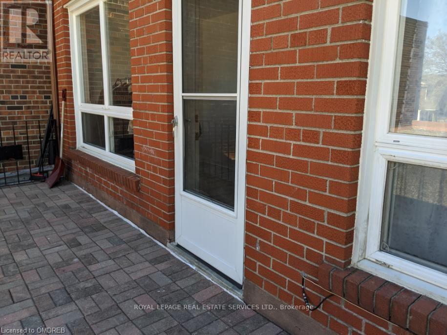 Second Floor - 385 Kerr Street, Oakville, Ontario  L6K 3B9 - Photo 10 - W12632776