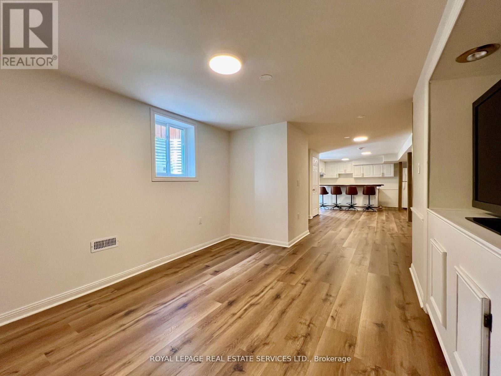 1450 Greenbriar Drive, Oakville, Ontario  L6M 1Z3 - Photo 10 - W12632780