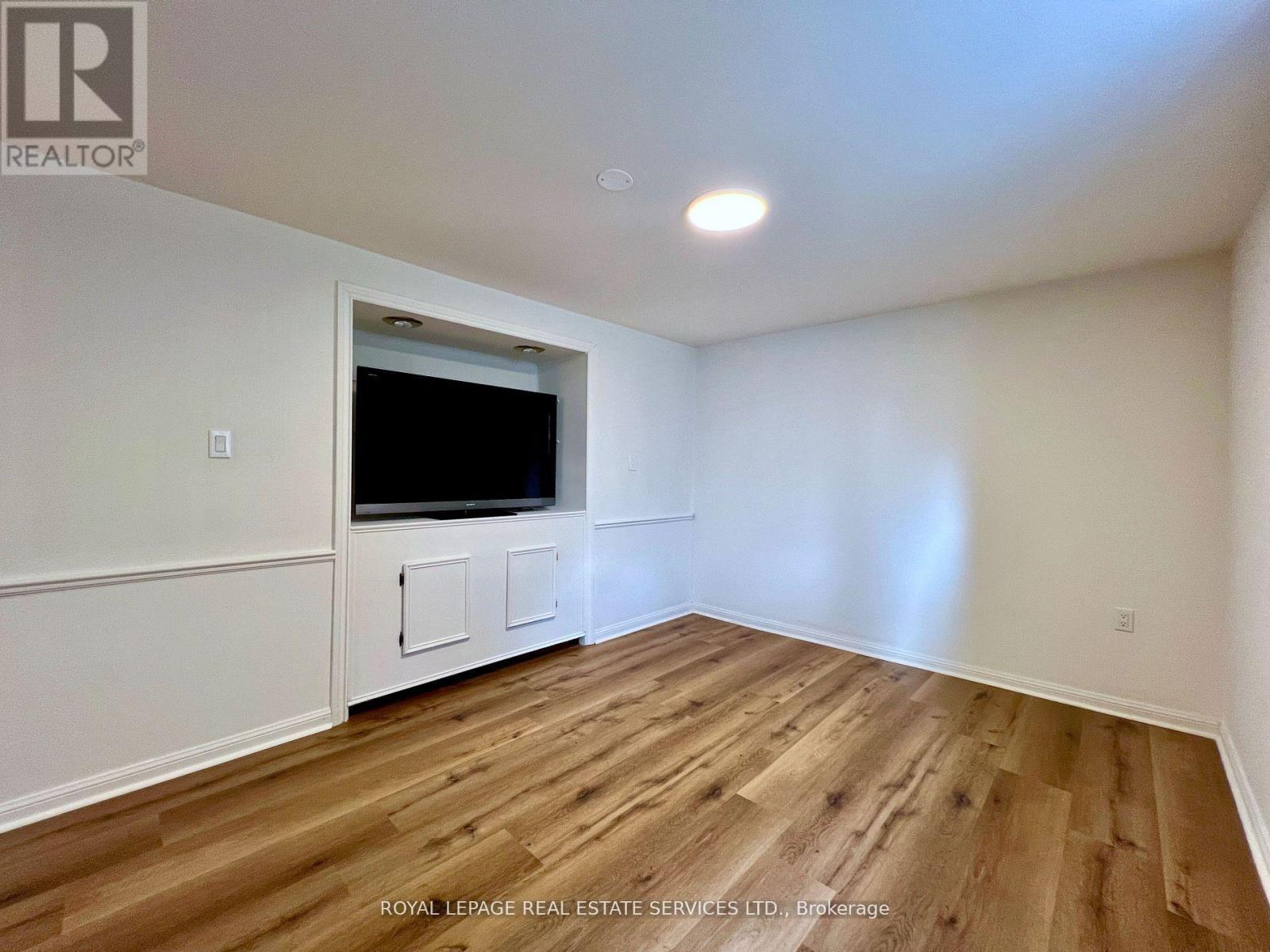 1450 Greenbriar Drive, Oakville, Ontario  L6M 1Z3 - Photo 11 - W12632780