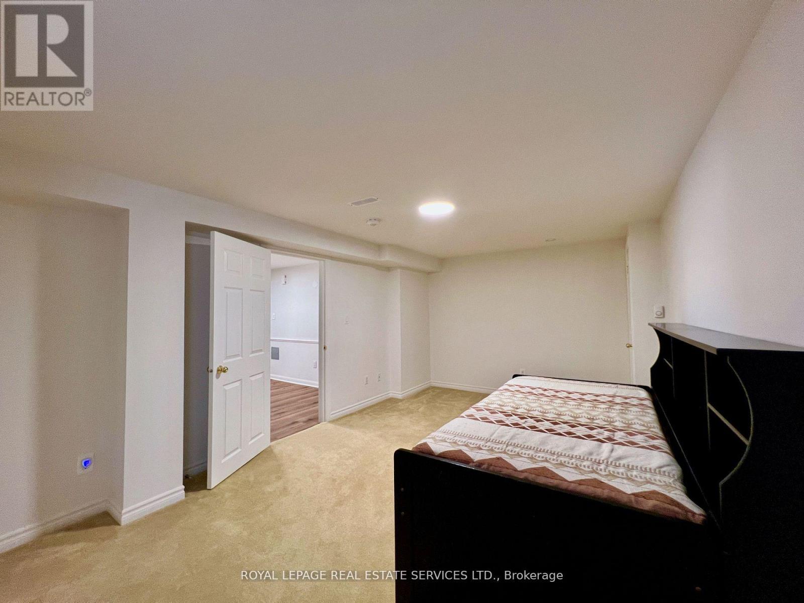 1450 Greenbriar Drive, Oakville, Ontario  L6M 1Z3 - Photo 15 - W12632780