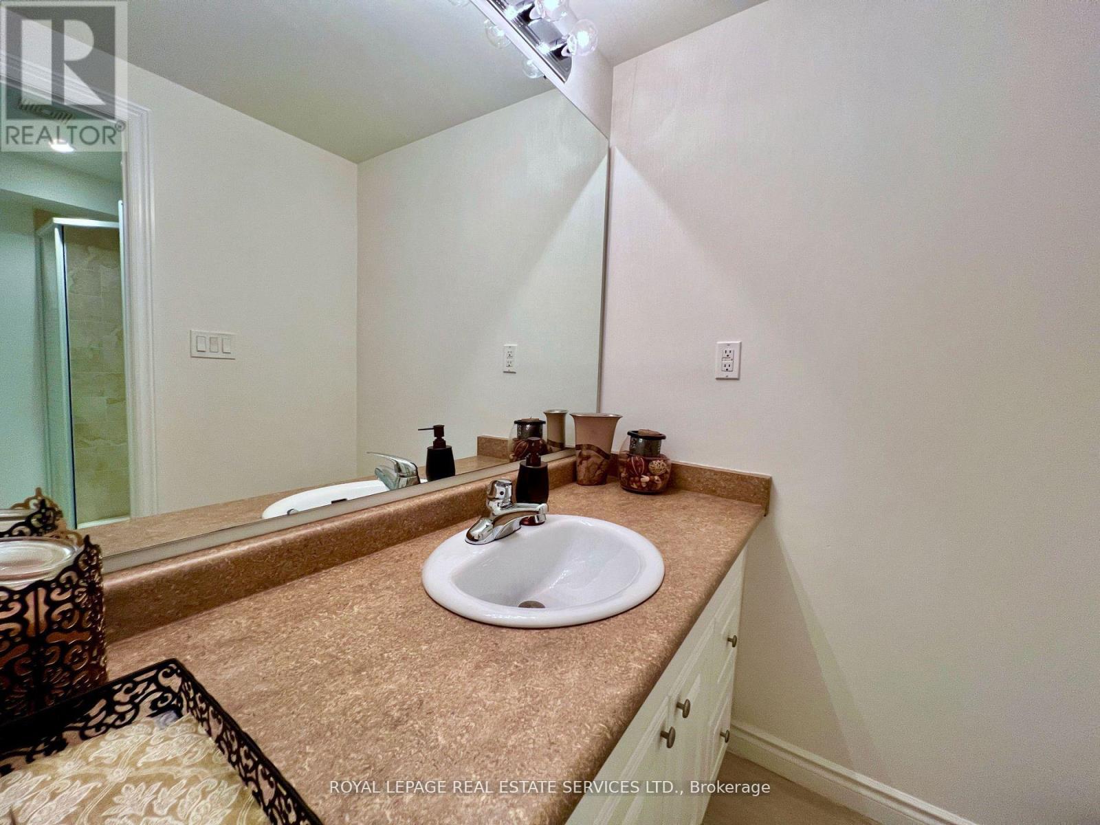 1450 Greenbriar Drive, Oakville, Ontario  L6M 1Z3 - Photo 17 - W12632780