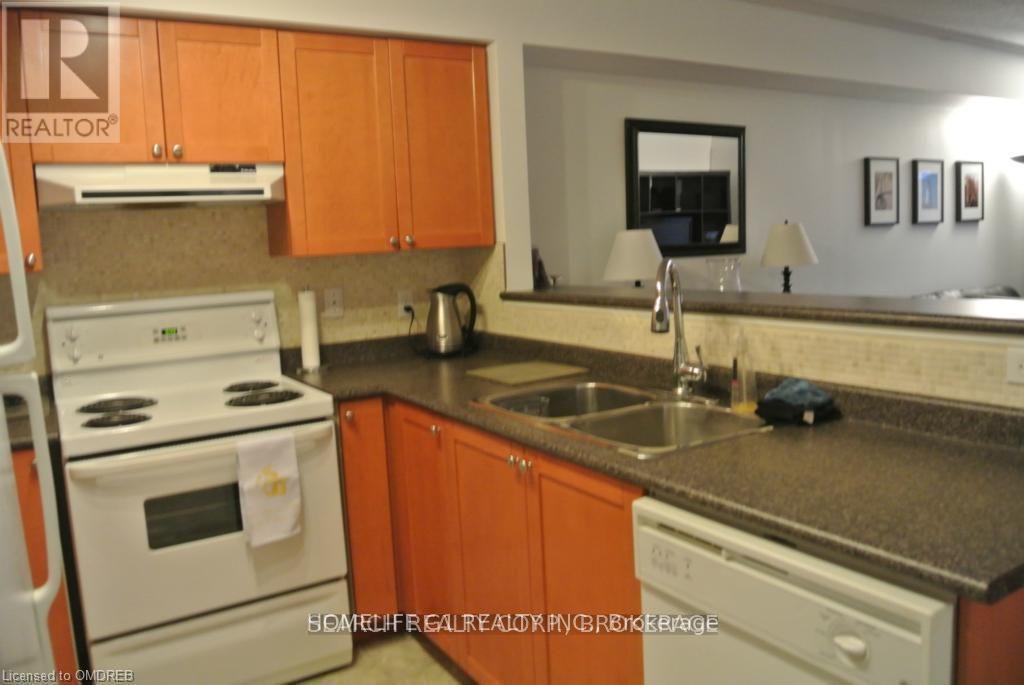 103 - 1490 Bishops Gate, Oakville, Ontario  L6M 4N3 - Photo 4 - W12632078