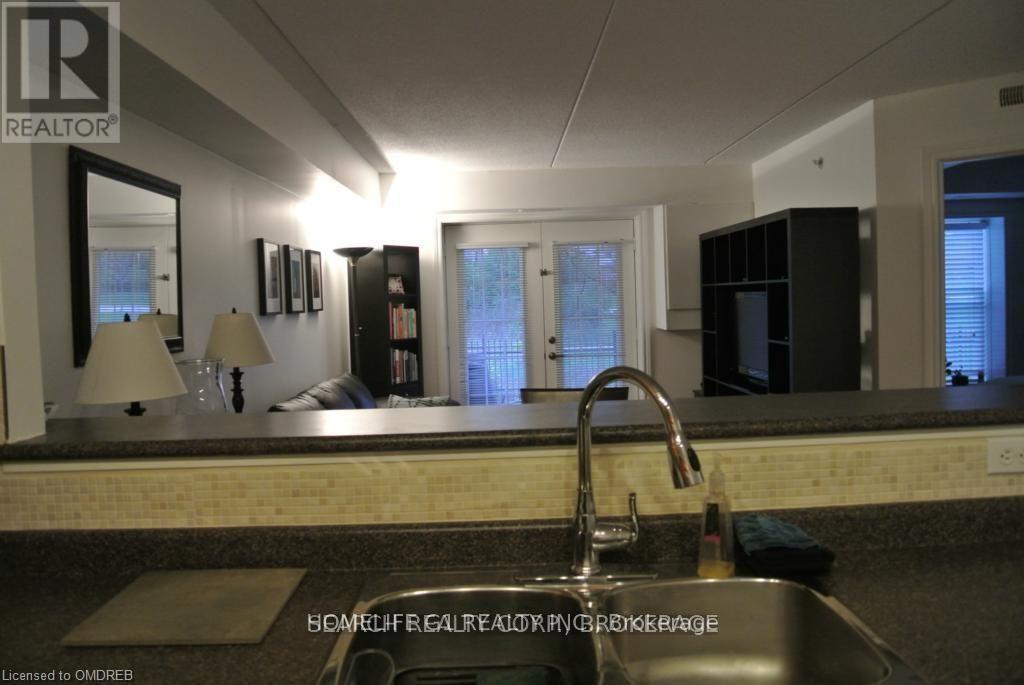 103 - 1490 Bishops Gate, Oakville, Ontario  L6M 4N3 - Photo 3 - W12632078