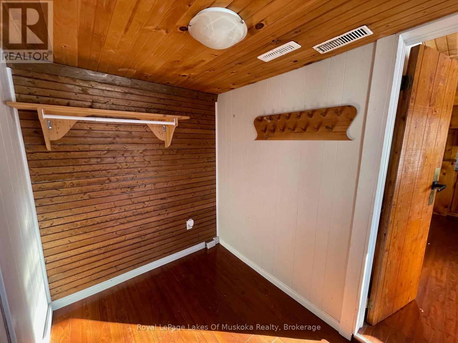 560 John Street N, Gravenhurst (Muskoka (S)), Ontario  P1P 1G2 - Photo 24 - X12630564