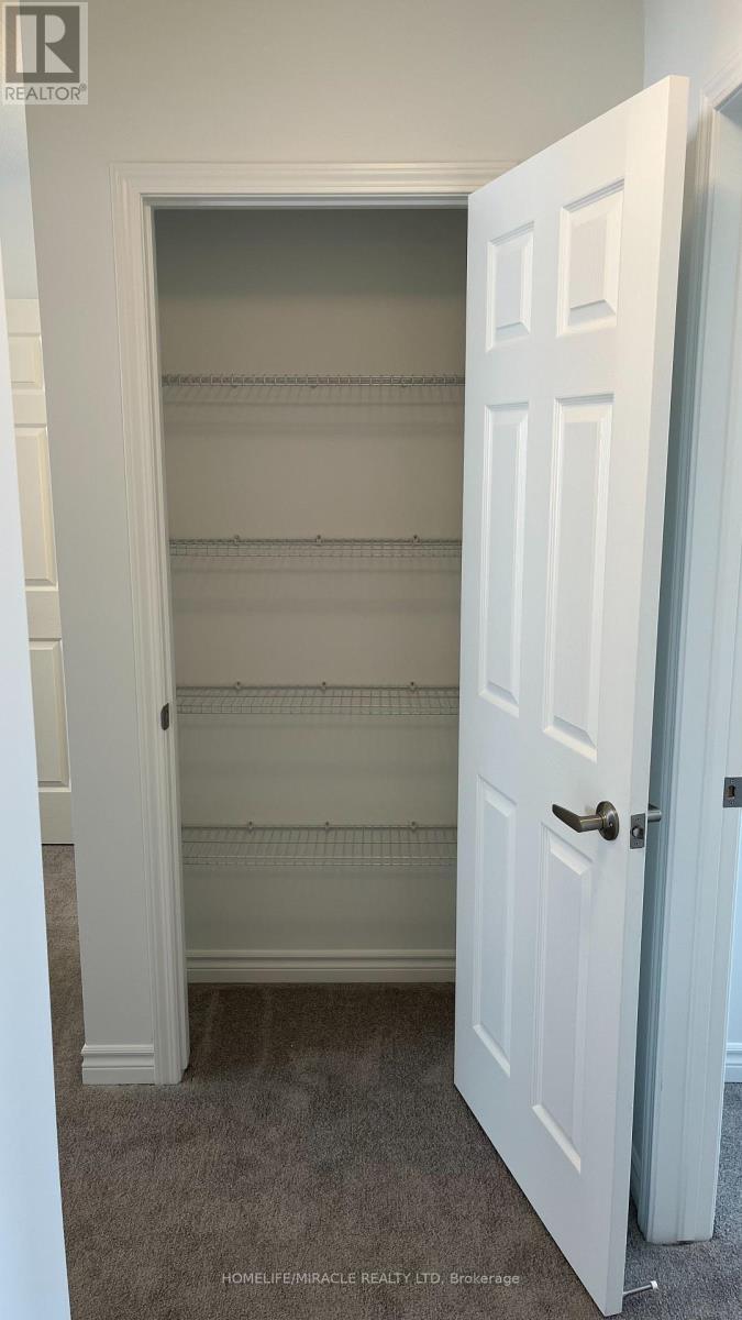 17 Canterhome Street, Kitchener, Ontario  N2R 0V2 - Photo 12 - X12630594