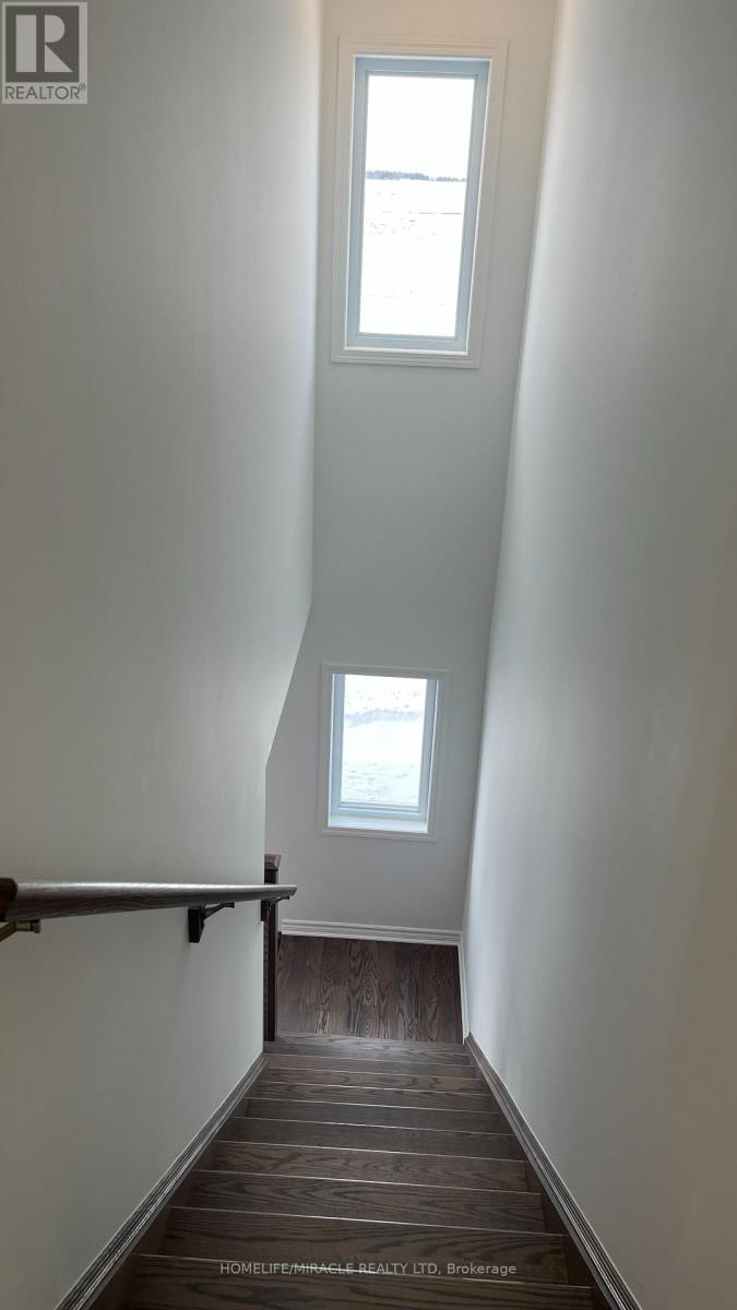 17 Canterhome Street, Kitchener, Ontario  N2R 0V2 - Photo 11 - X12630594