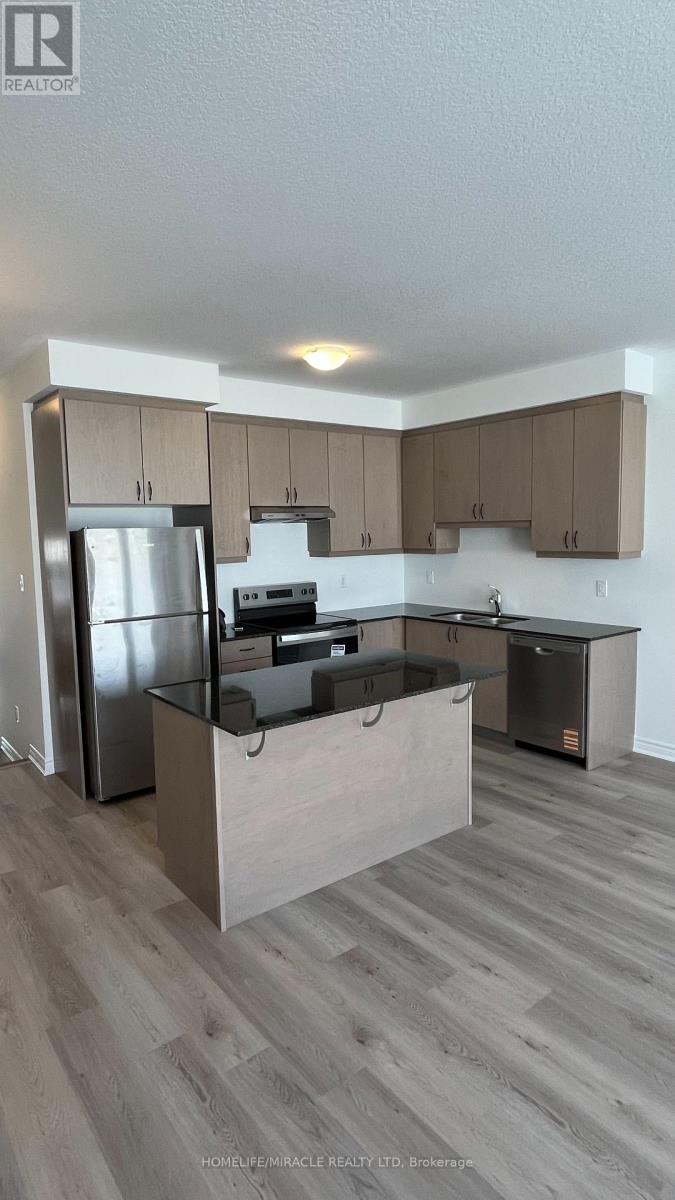 17 Canterhome Street, Kitchener, Ontario  N2R 0V2 - Photo 5 - X12630594