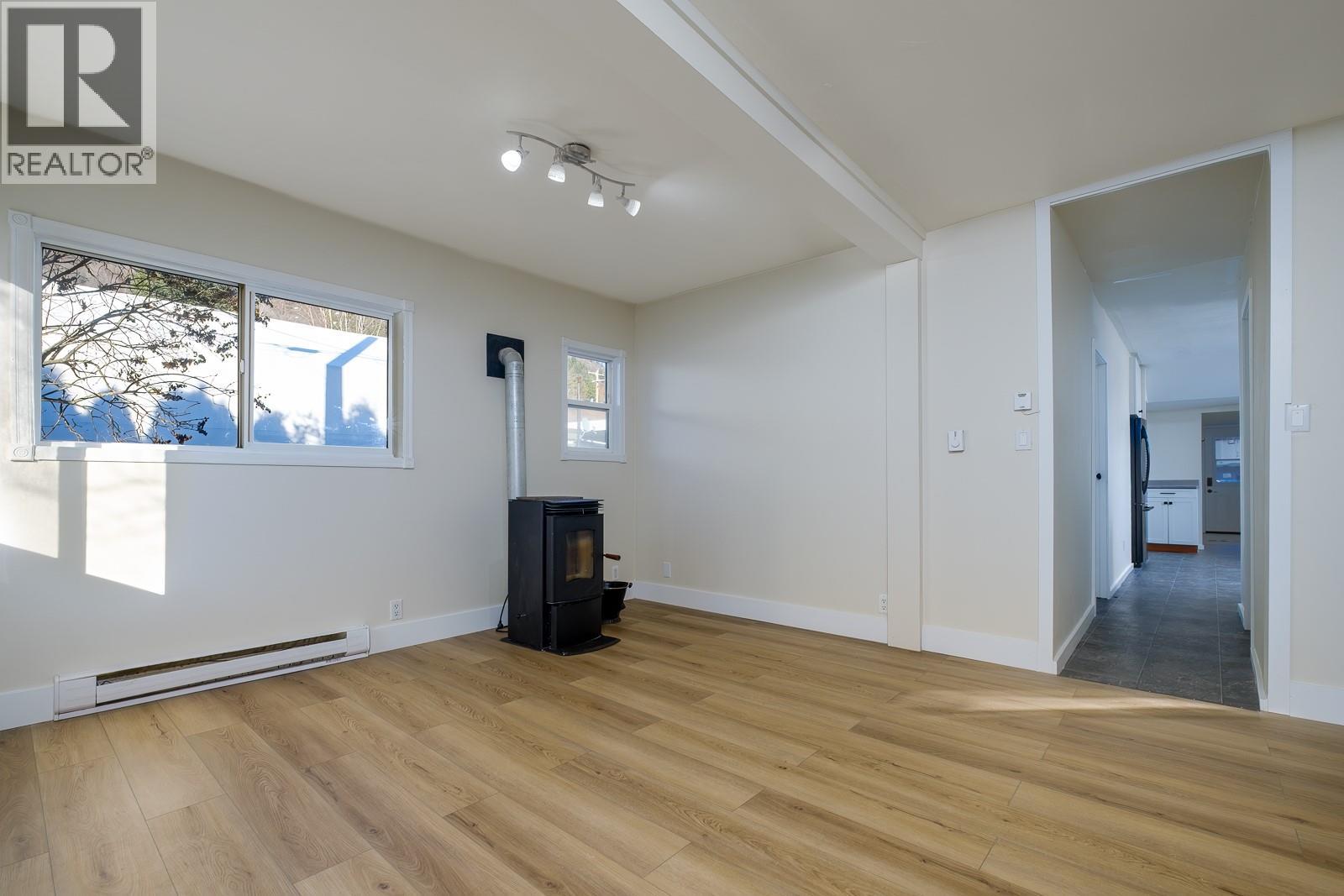 694 10th Avenue, Montrose, British Columbia  V0G 1P0 - Photo 16 - 10370198