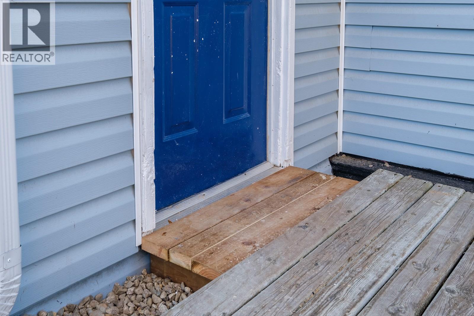 694 10th Avenue, Montrose, British Columbia  V0G 1P0 - Photo 6 - 10370198