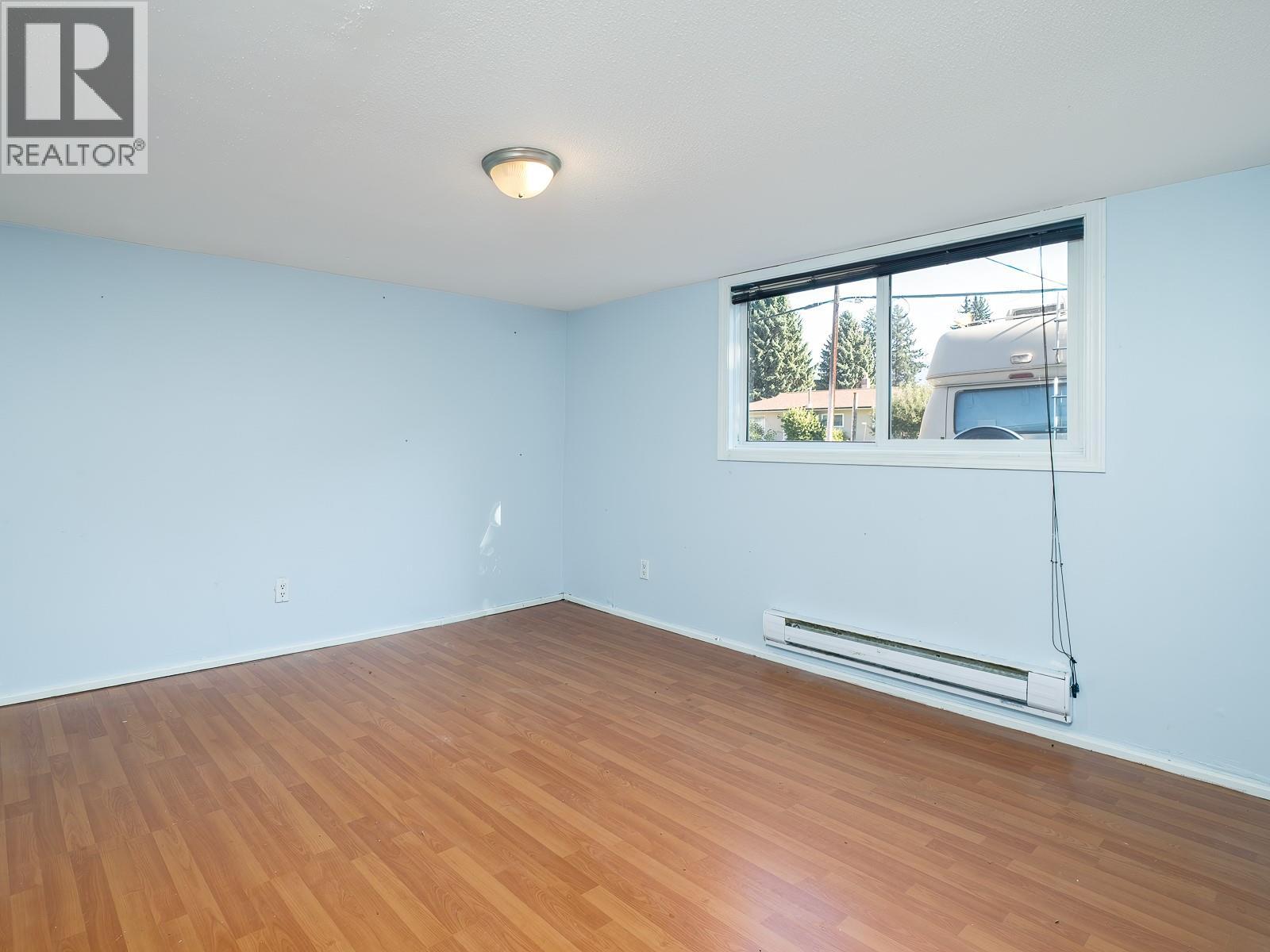 694 10th Avenue, Montrose, British Columbia  V0G 1P0 - Photo 29 - 10370198