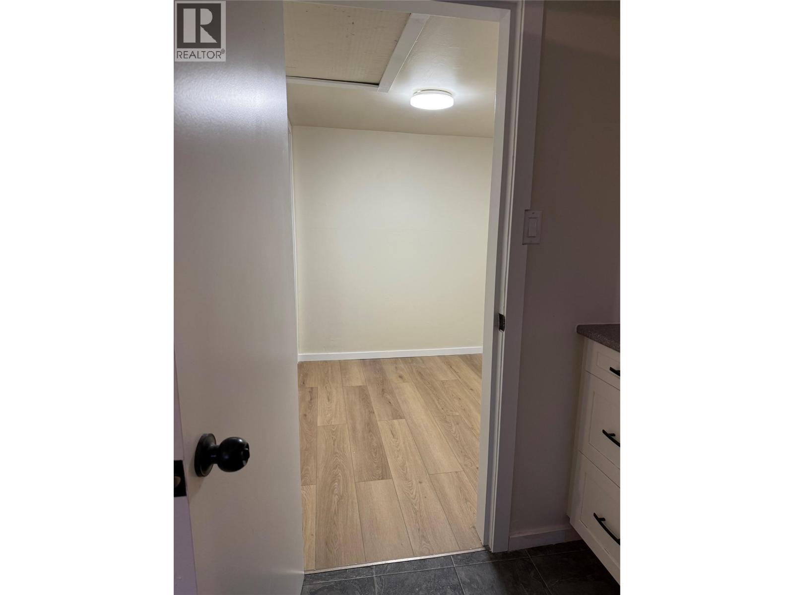 694 10th Avenue, Montrose, British Columbia  V0G 1P0 - Photo 24 - 10370198