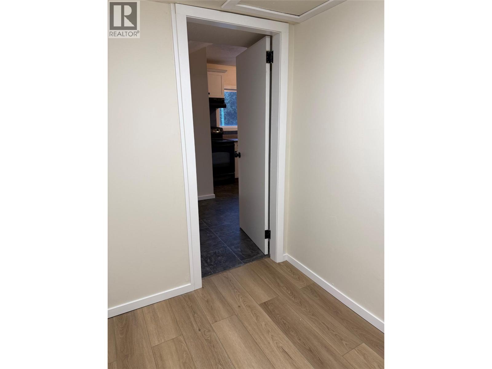 694 10th Avenue, Montrose, British Columbia  V0G 1P0 - Photo 27 - 10370198