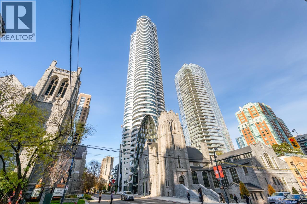 3202 1033 NELSON STREET, Vancouver, British Columbia