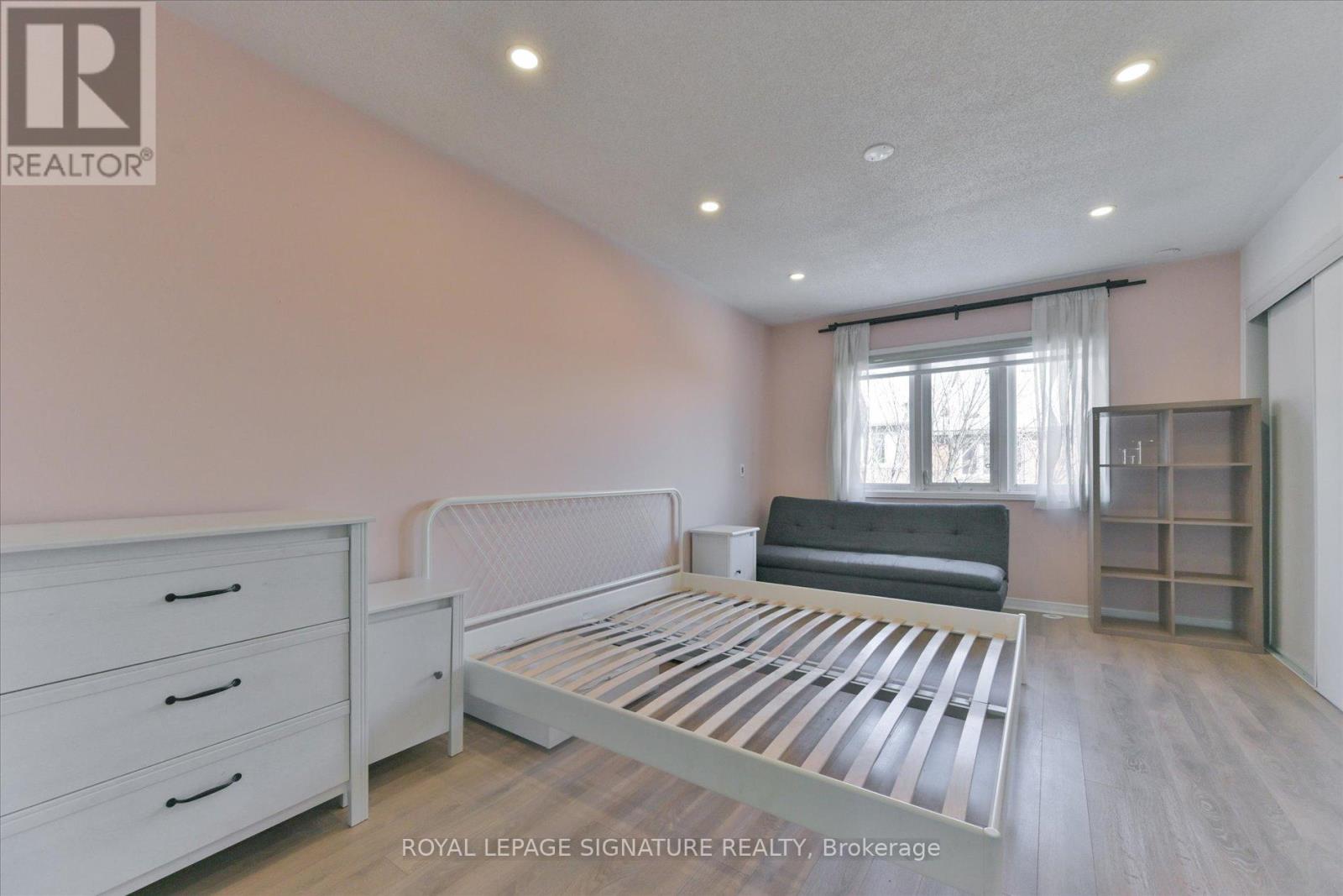 11 - 435 Hensal Circle, Mississauga, Ontario  L5A 4P1 - Photo 13 - W12632816