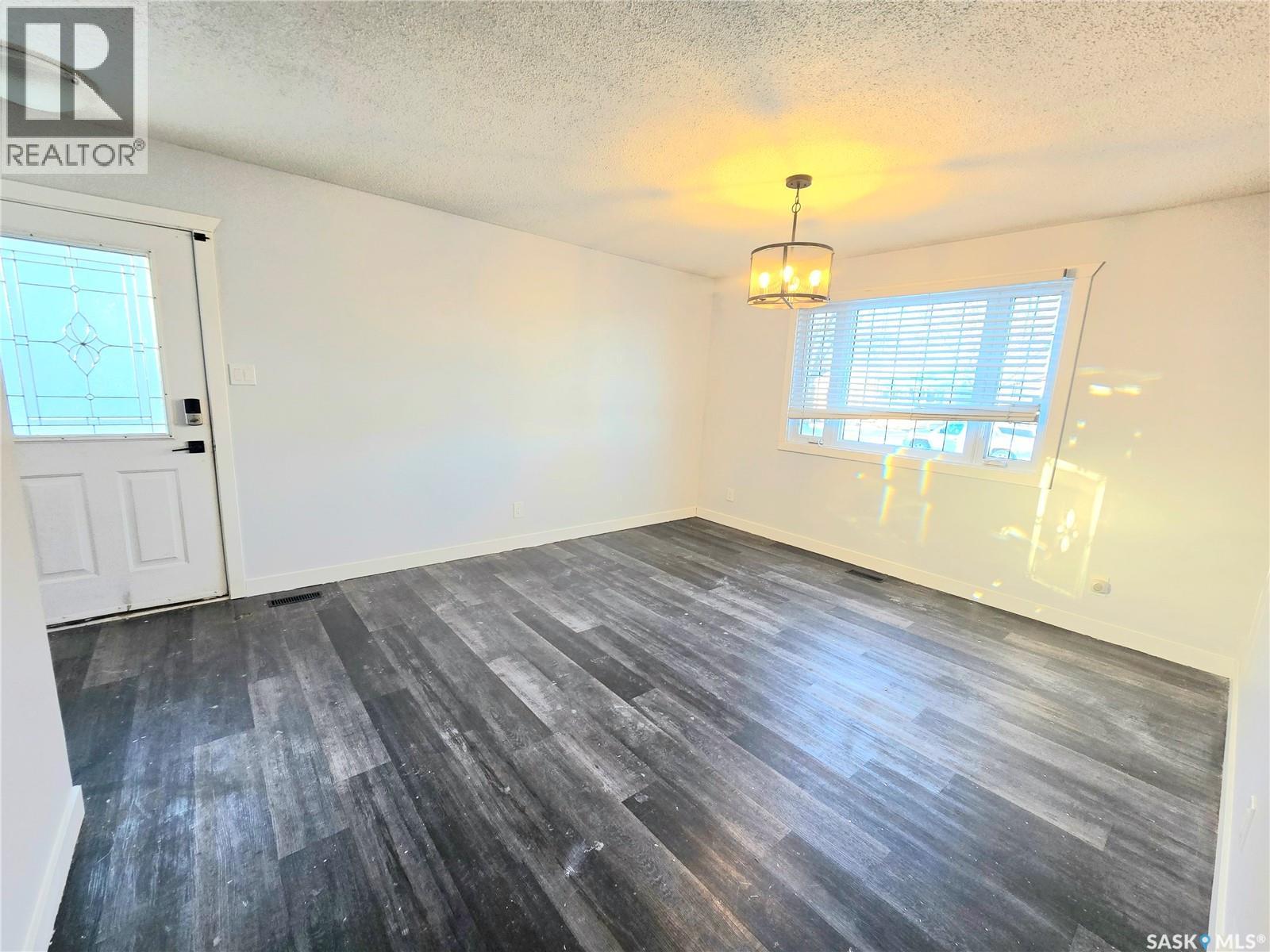 210 Western Crescent, Saskatoon, Saskatchewan  S7H 4J6 - Photo 5 - SK025616