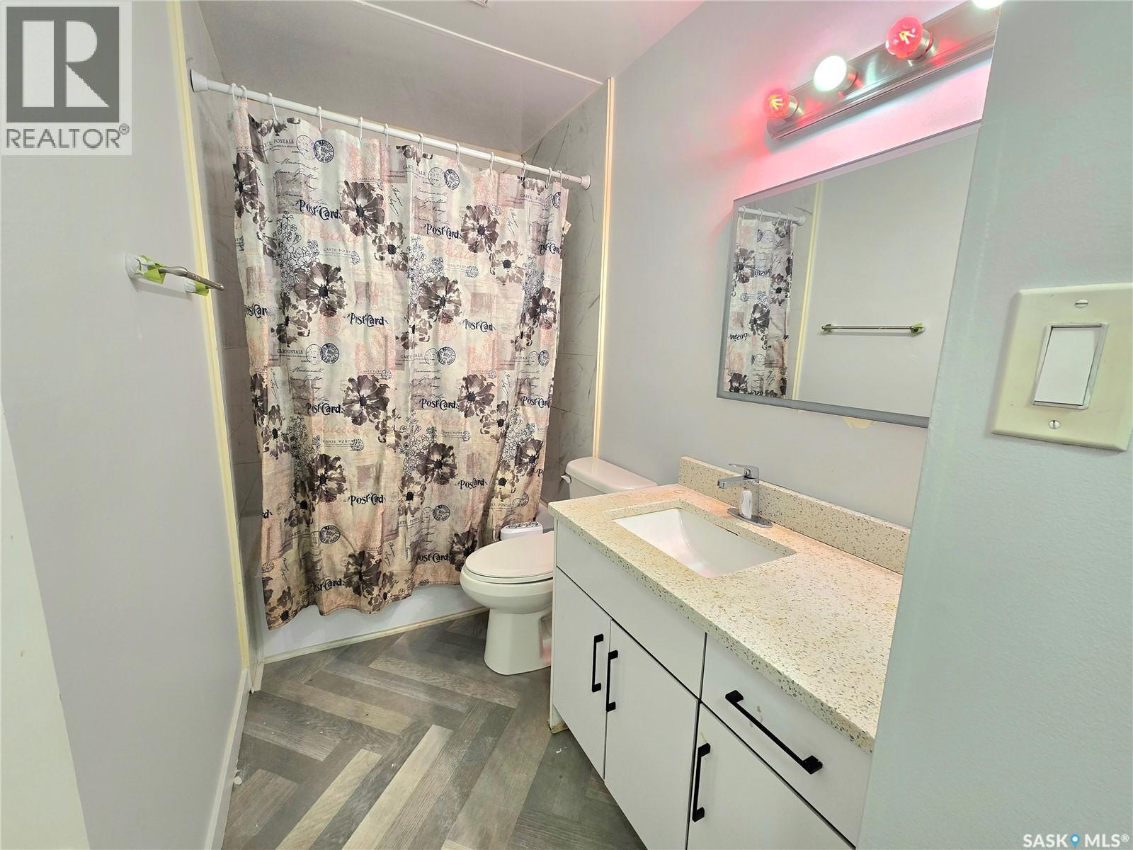 210 Western Crescent, Saskatoon, Saskatchewan  S7H 4J6 - Photo 9 - SK025616