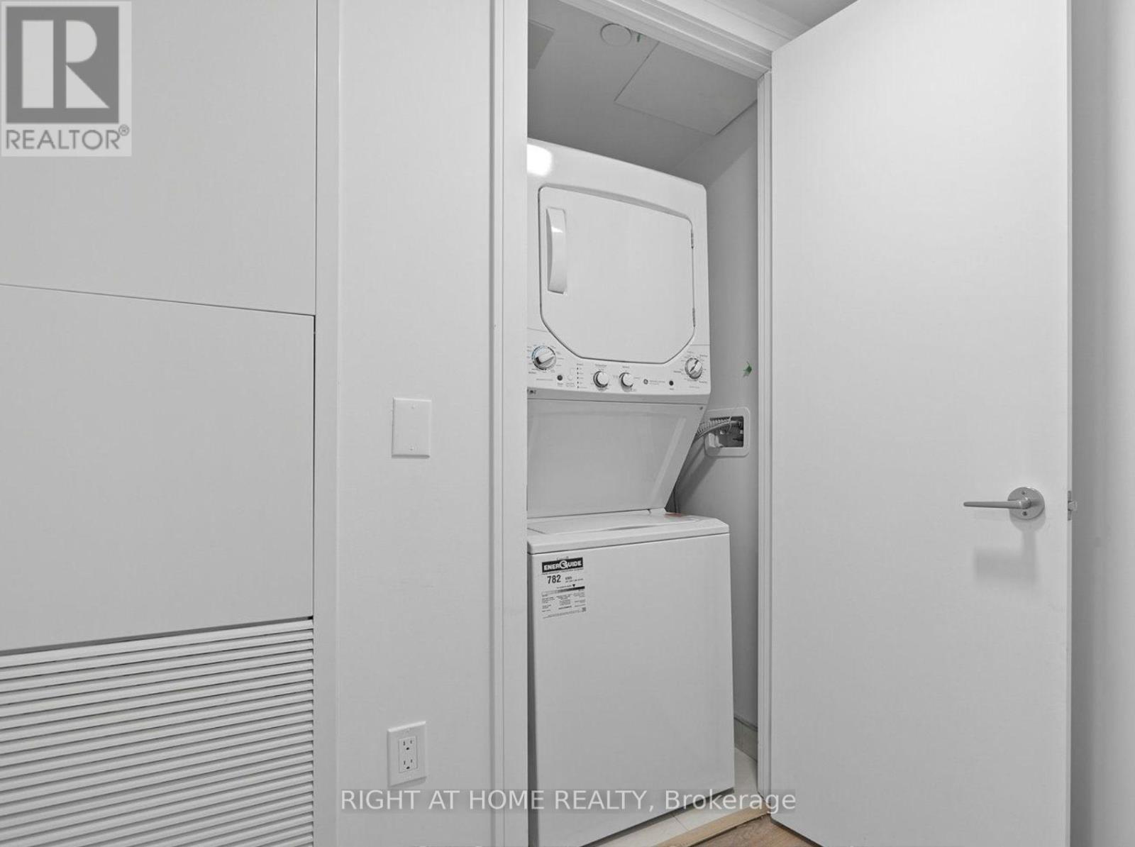 1512 - 1 Jarvis Street, Hamilton, Ontario  L8R 3J2 - Photo 18 - X12632800