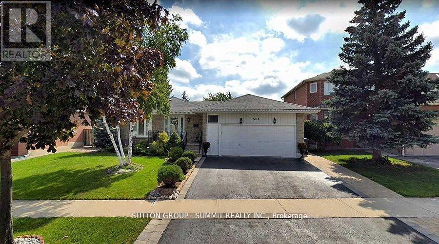 3018 Dalehurst Drive, Mississauga, Ontario  L5N 6M8 - Photo 2 - W12631428