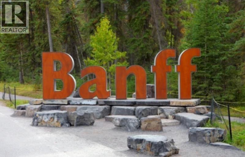 211 Banff Avenue, Banff, Alberta  T1L 1H1 - Photo 2 - A2266948