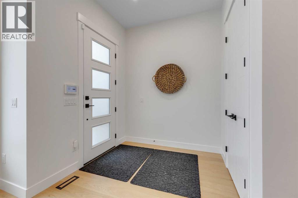 6416 34 Avenue Nw, Calgary, Alberta  T3B 1N1 - Photo 2 - A2274157