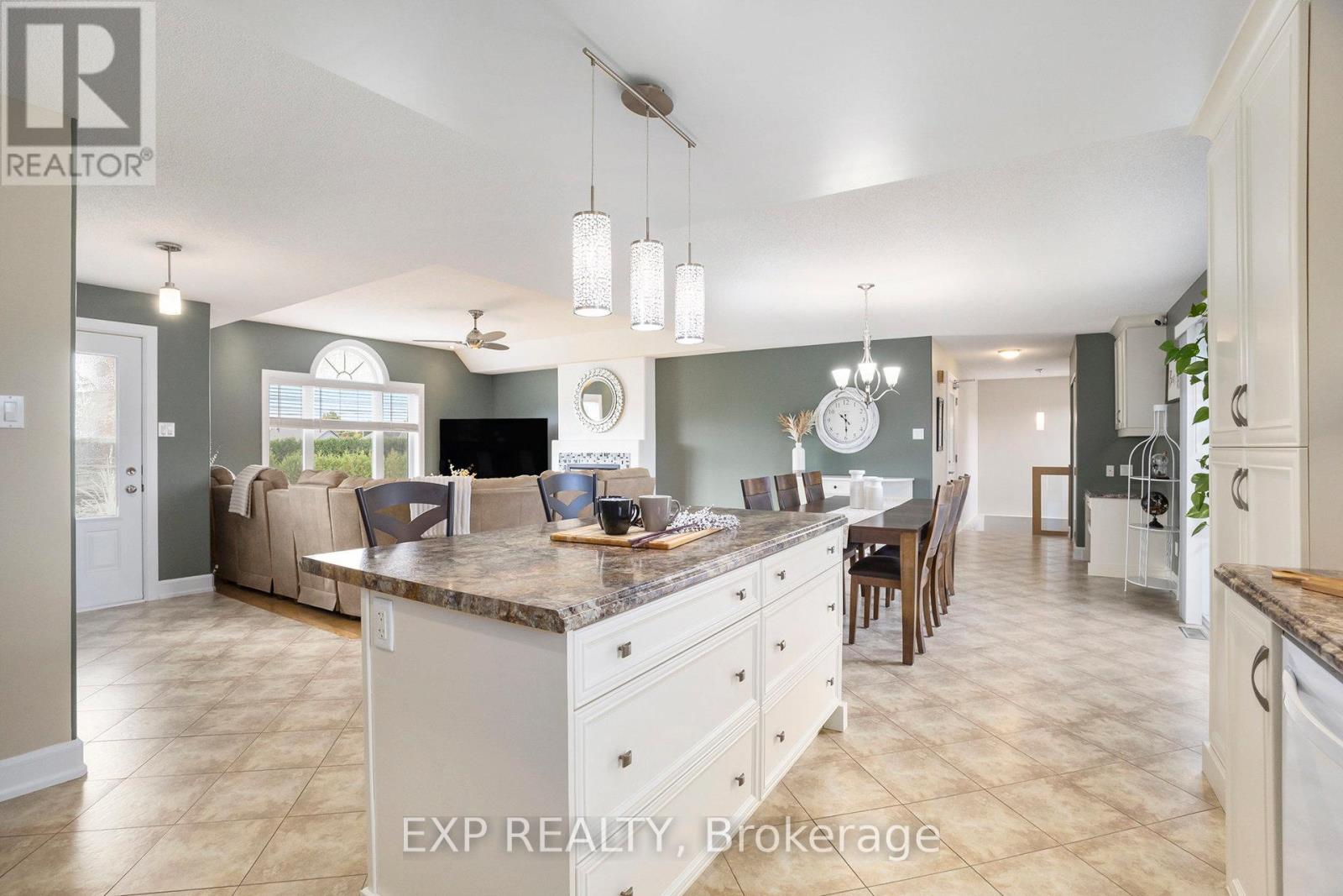 2003 Farisita Drive, Ottawa, Ontario  K0A 3H0 - Photo 20 - X12462674