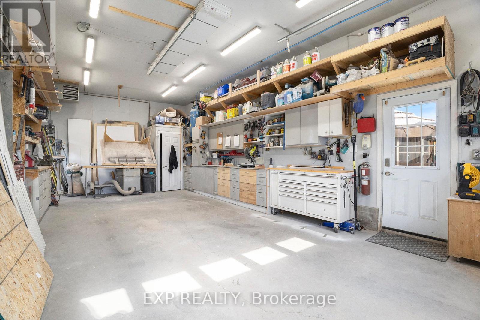 2003 Farisita Drive, Ottawa, Ontario  K0A 3H0 - Photo 5 - X12462674