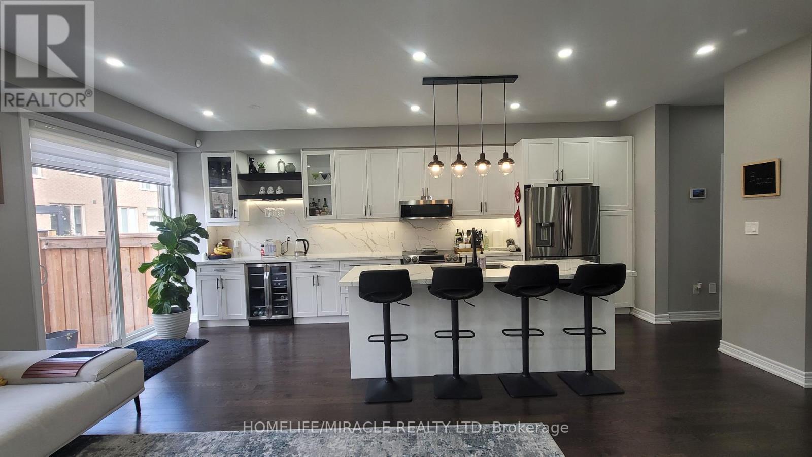 1319 Chee Chee Landing, Milton, Ontario  L9E 1L3 - Photo 10 - W12632830