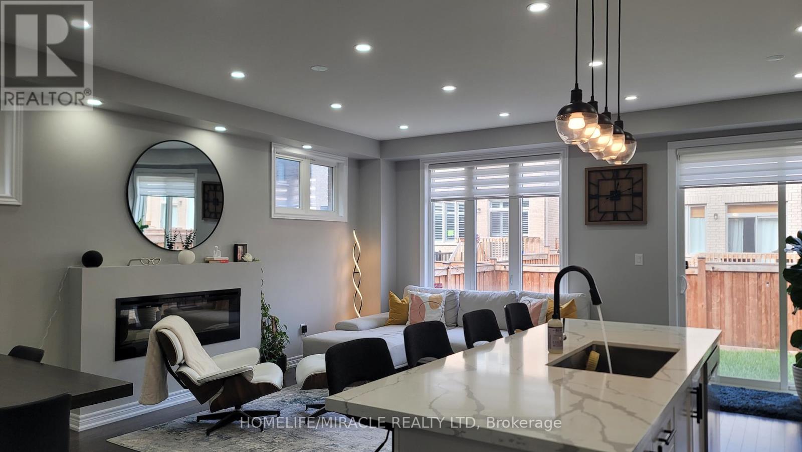 1319 Chee Chee Landing, Milton, Ontario  L9E 1L3 - Photo 5 - W12632830