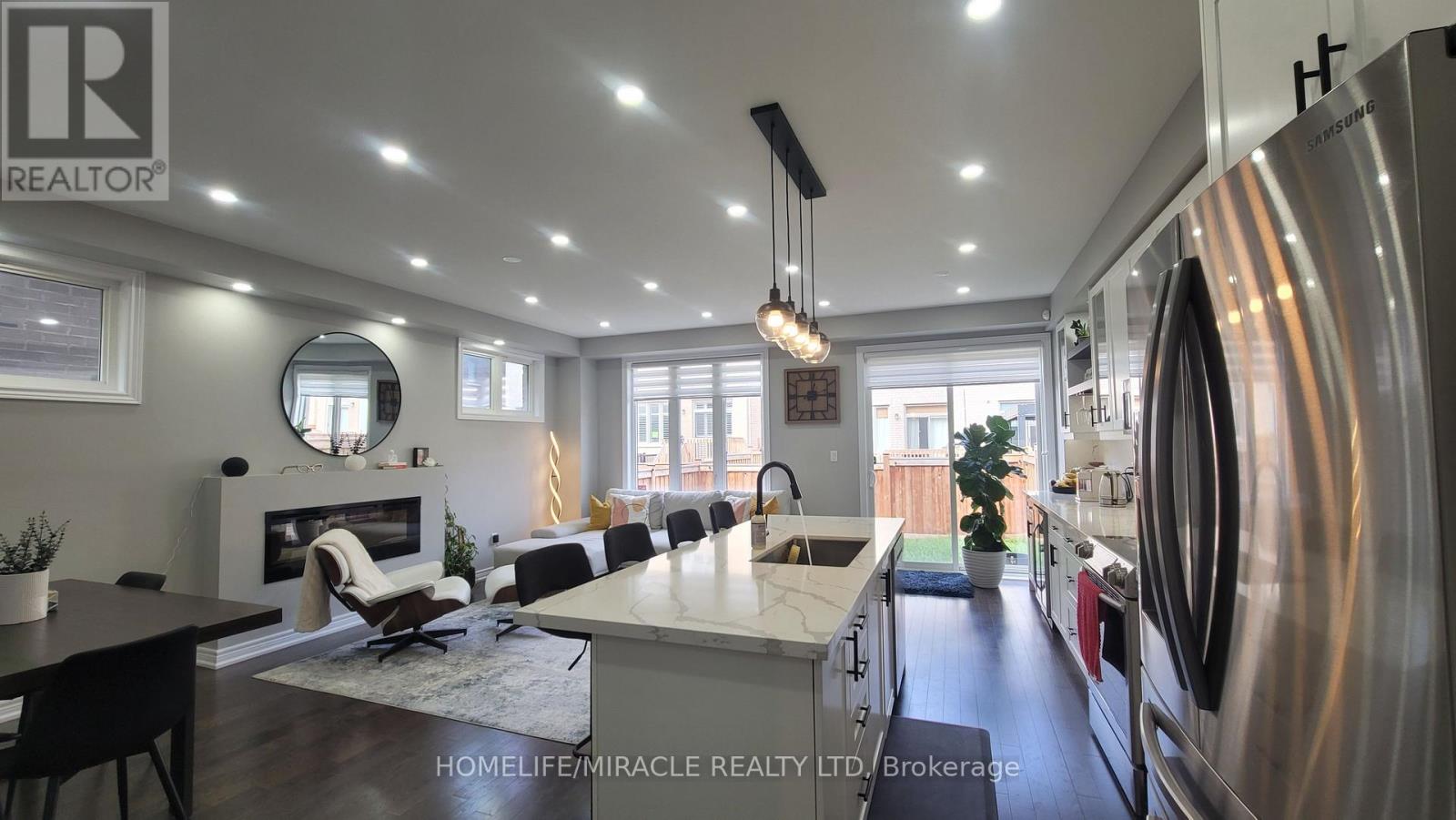 1319 Chee Chee Landing, Milton, Ontario  L9E 1L3 - Photo 6 - W12632830