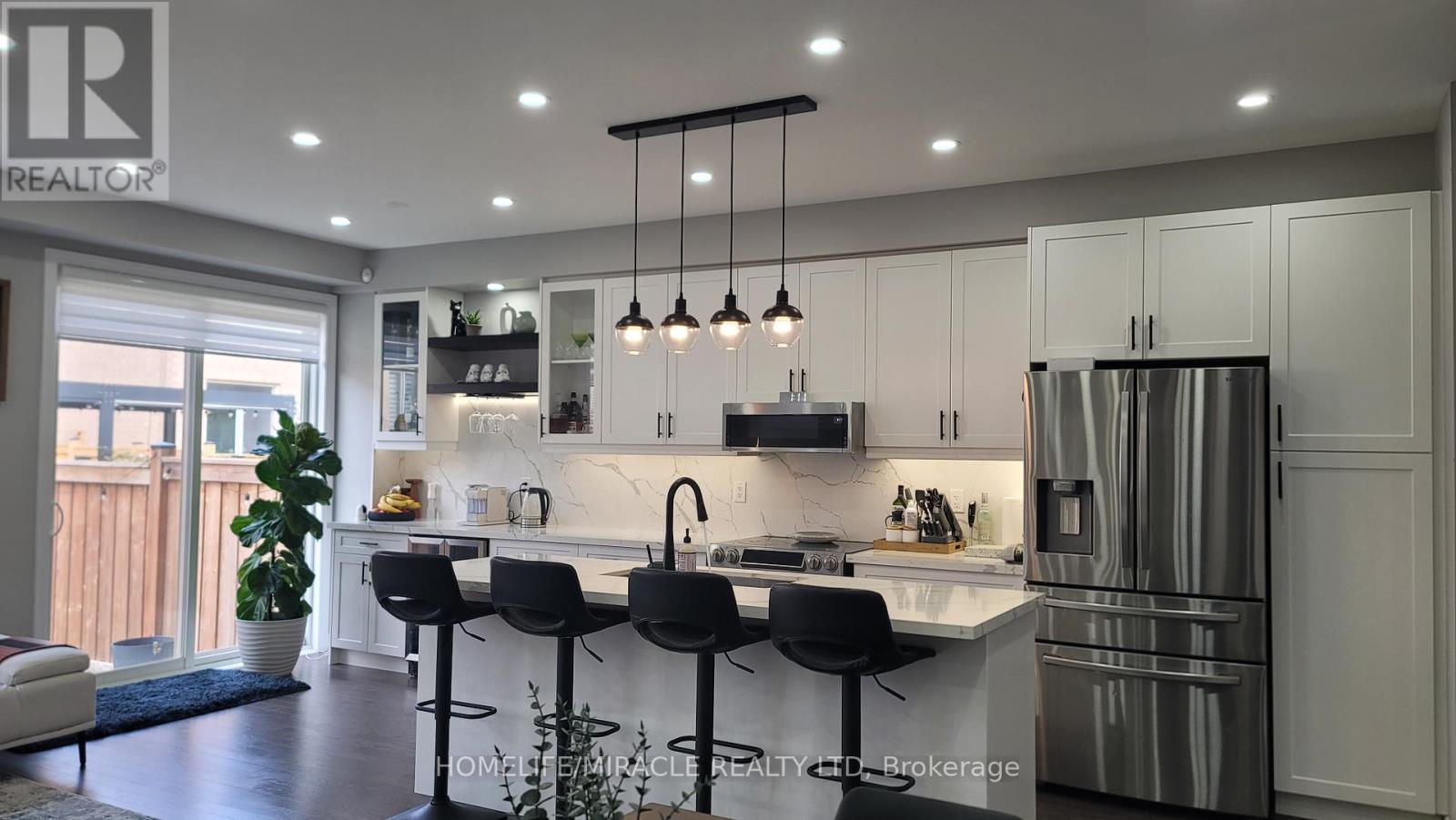 1319 Chee Chee Landing, Milton, Ontario  L9E 1L3 - Photo 7 - W12632830