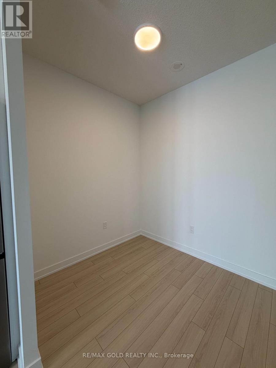 720 - 15 Skyridge Drive, Brampton, Ontario  L6P 4S7 - Photo 5 - W12632834