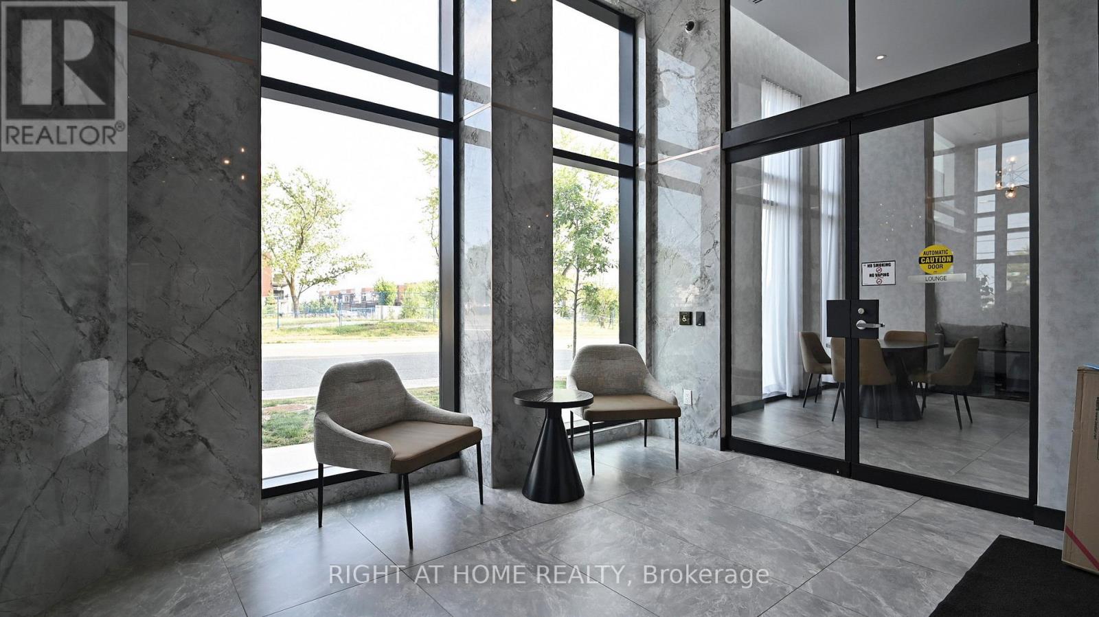 201 - 3005 Pine Glen Road, Oakville, Ontario  L6M 5P5 - Photo 2 - W12632836