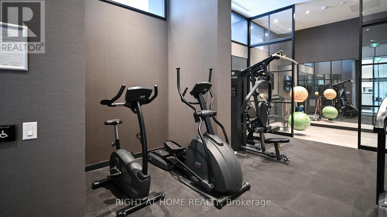 201 - 3005 Pine Glen Road, Oakville, Ontario  L6M 5P5 - Photo 6 - W12632836