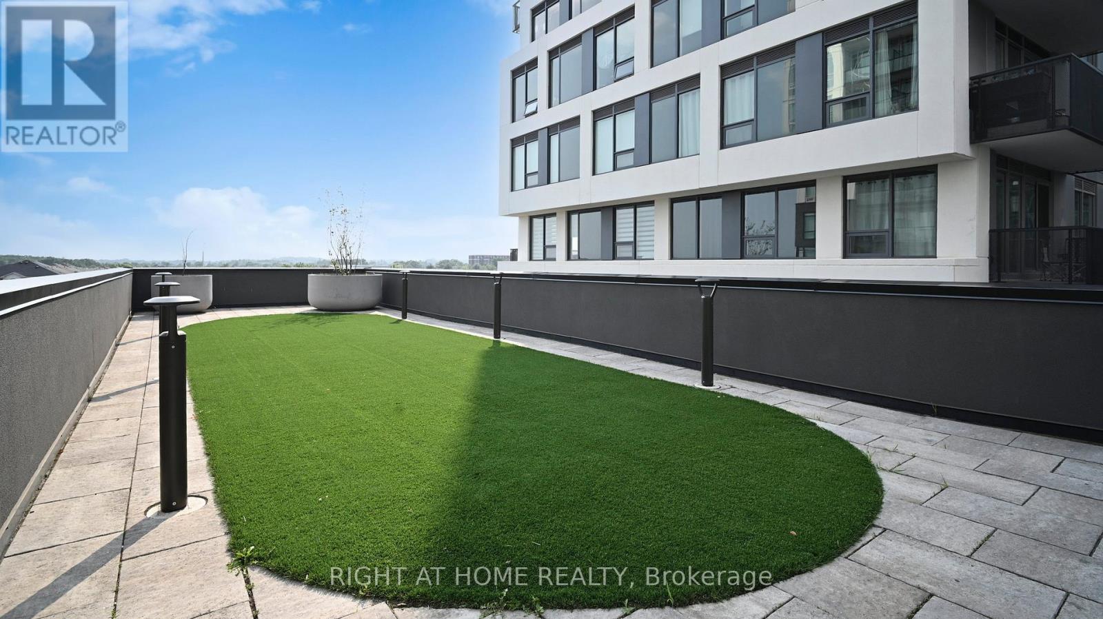 201 - 3005 Pine Glen Road, Oakville, Ontario  L6M 5P5 - Photo 9 - W12632836