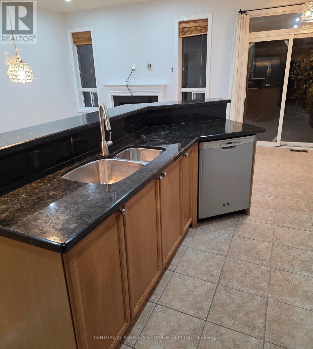 91 Trailside Walk, Brampton, Ontario  L6S 6H6 - Photo 13 - W12632844