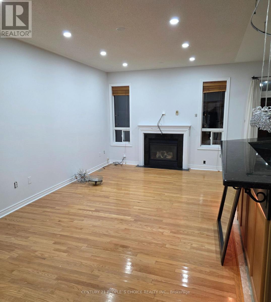 91 Trailside Walk, Brampton, Ontario  L6S 6H6 - Photo 4 - W12632844