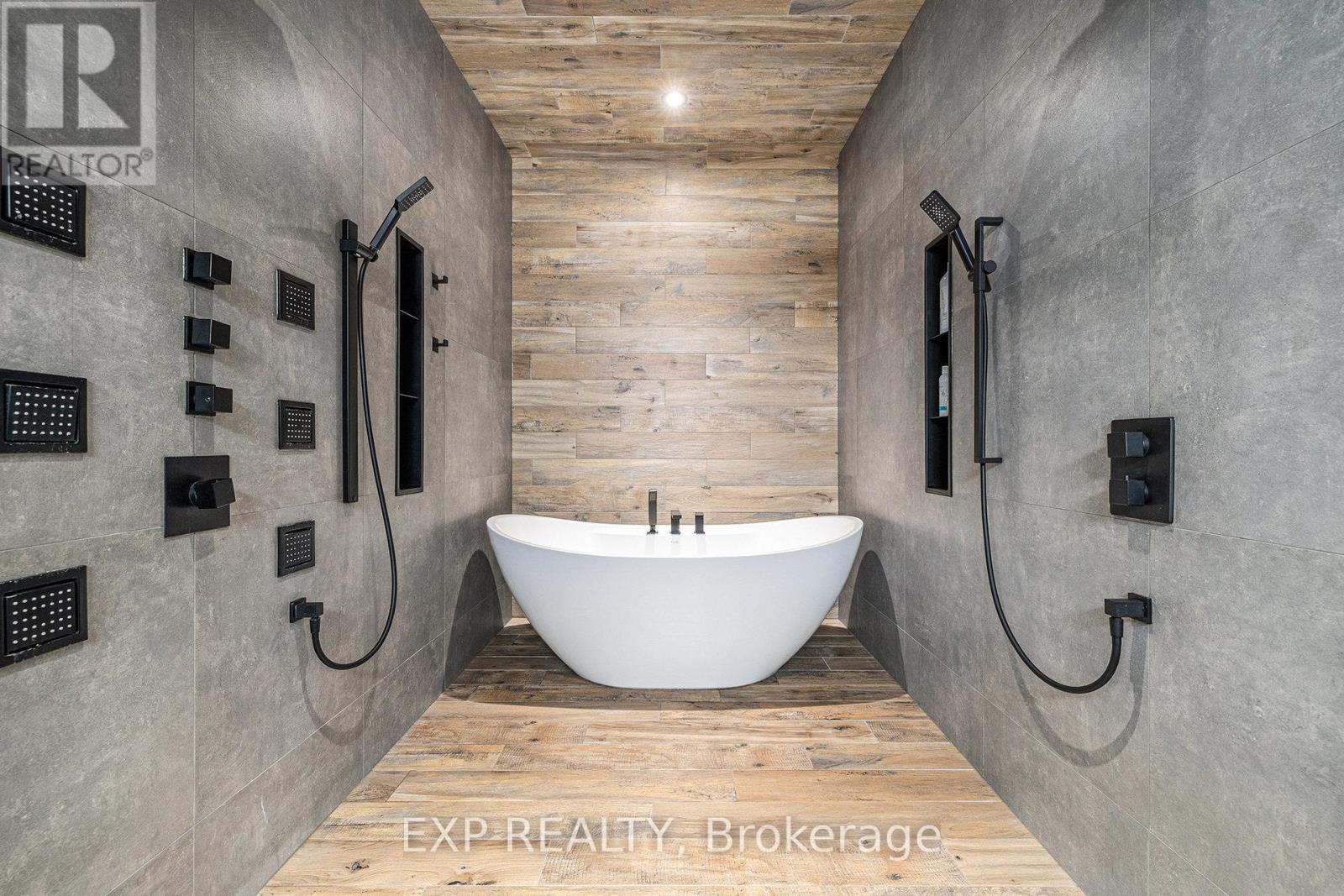 1056 Notre Dame Street, Russell, Ontario  K0A 1W0 - Photo 20 - X12601380