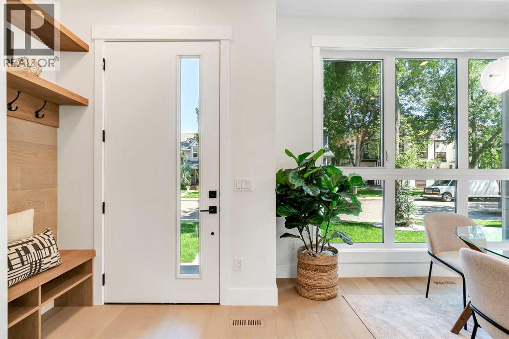 1130a Regent Crescent Ne, Calgary, Alberta T2E 5J7 - Photo 5 - A2252392