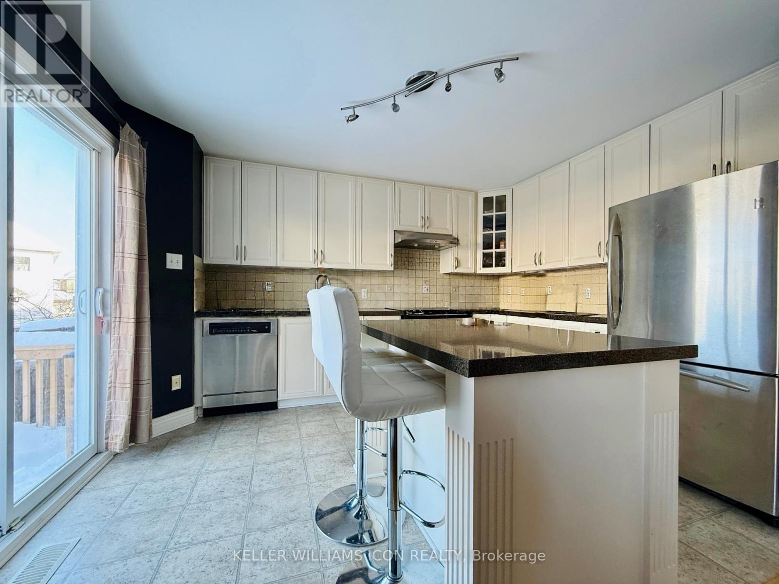 40 Huntcliff Place, Ottawa, Ontario K2G 6Z8 - Photo 10 - X12632856