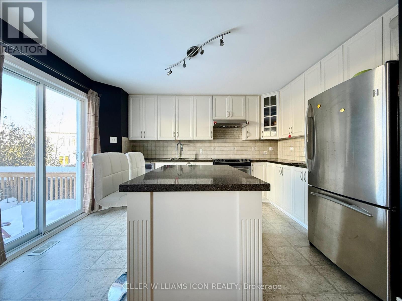 40 Huntcliff Place, Ottawa, Ontario K2G 6Z8 - Photo 11 - X12632856