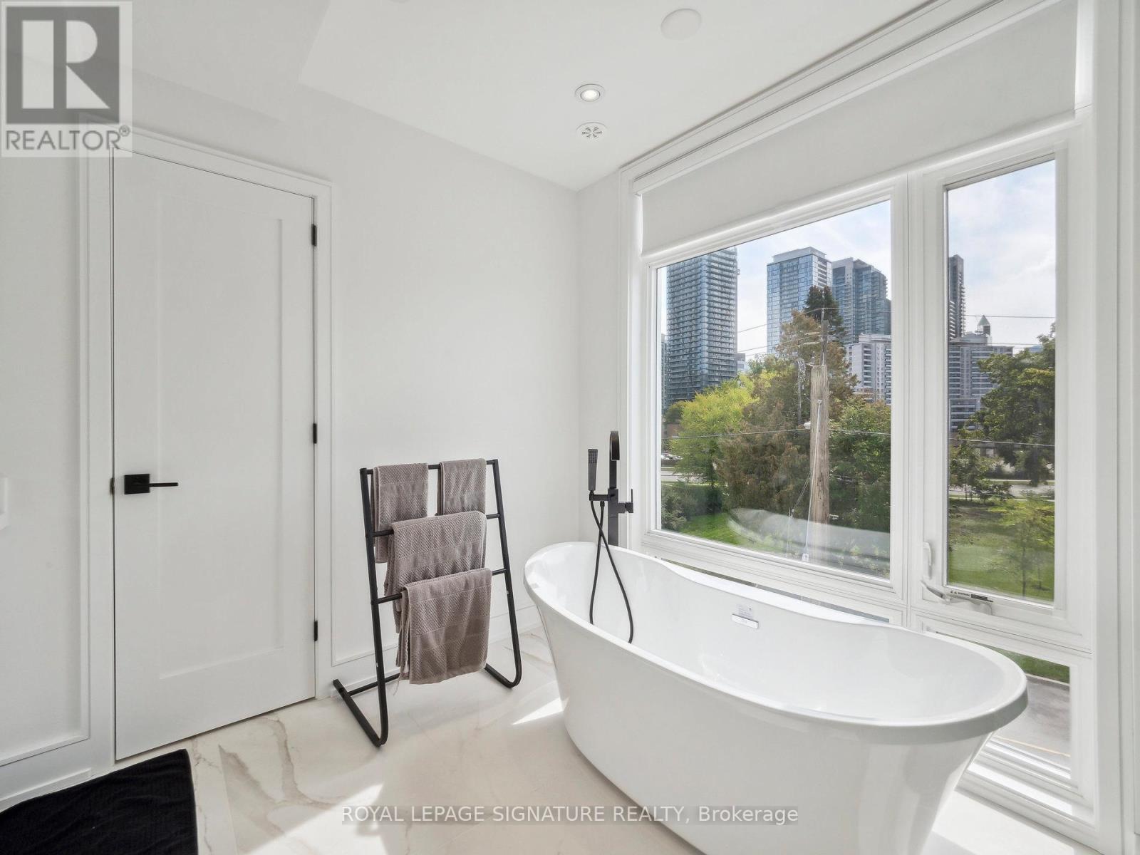 1 Flax Field Lane, Toronto, Ontario  M2N 0L5 - Photo 30 - C12632864