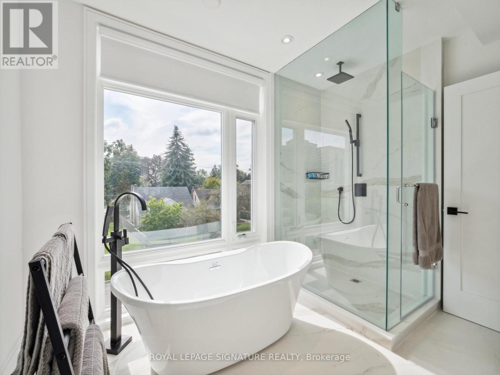 1 Flax Field Lane, Toronto, Ontario  M2N 0L5 - Photo 32 - C12632864