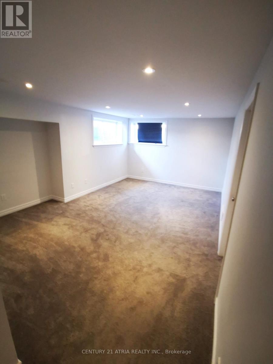 534 Triangle Street, Ottawa, Ontario  K2S 1E7 - Photo 11 - X12432516