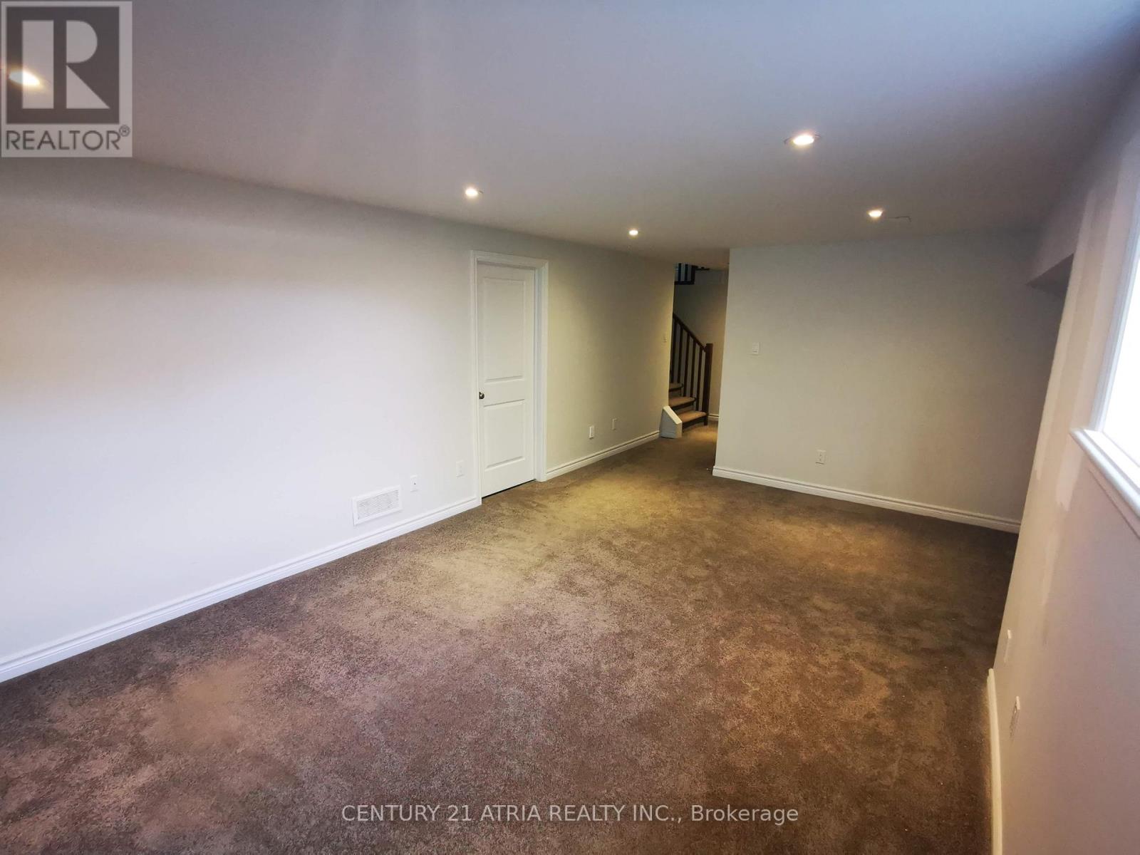 534 Triangle Street, Ottawa, Ontario  K2S 1E7 - Photo 12 - X12432516