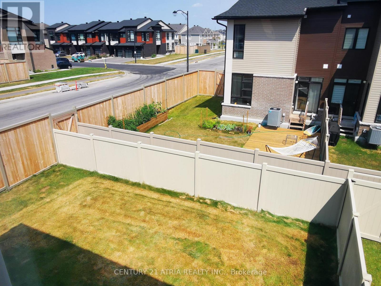 534 Triangle Street, Ottawa, Ontario  K2S 1E7 - Photo 14 - X12432516