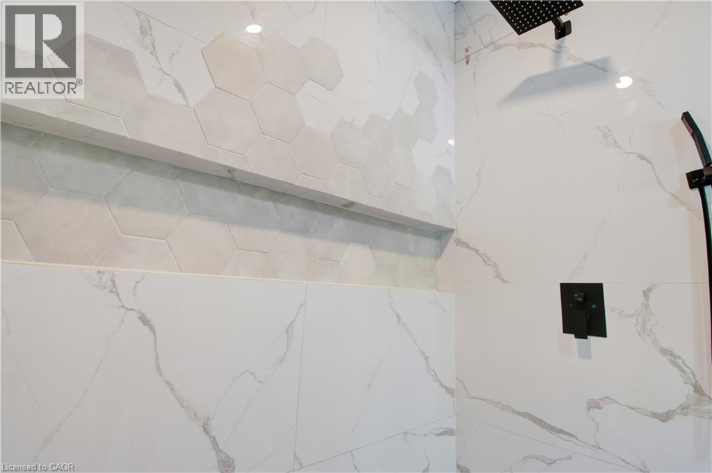 85 East 37th Street, Hamilton, Ontario  L8V 4B1 - Photo 28 - 40761006