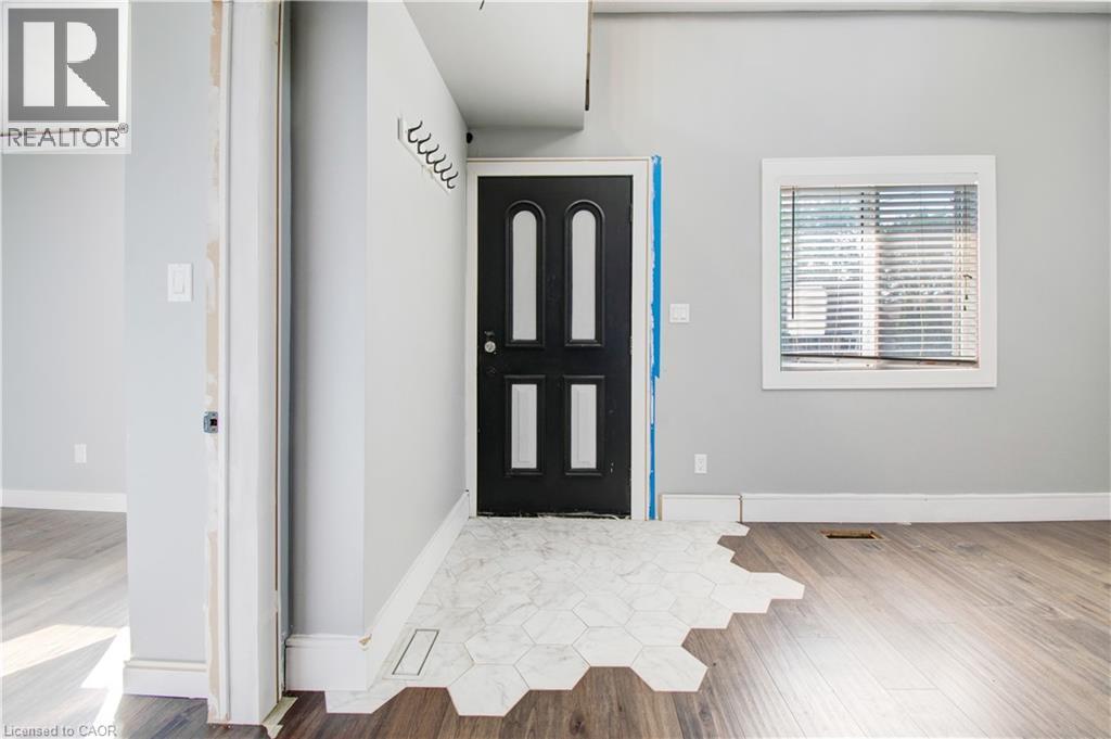 85 East 37th Street, Hamilton, Ontario  L8V 4B1 - Photo 2 - 40761006